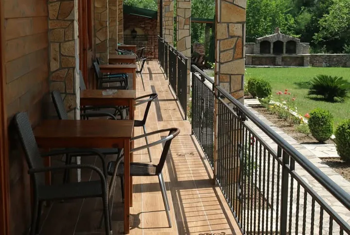 🇲🇪 🏨 MINI HOTEL SA RESTORANOM, BAZENIMA I VELIKIM PLACEM U PETROVCU – 2 KM OD MORA! [] - slika 8